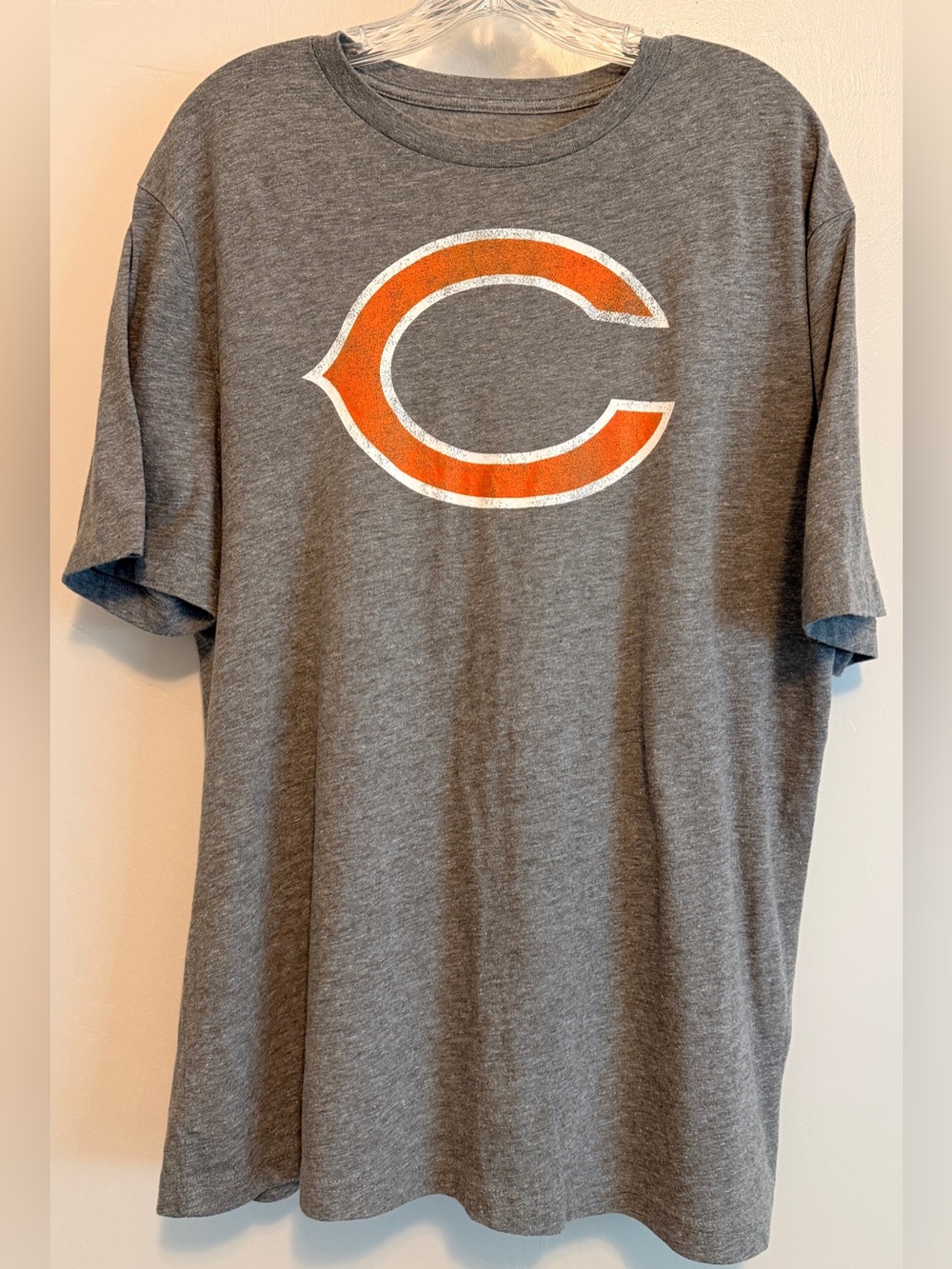 Retro Style Fanatics Chicago Bears Gray Tee with Orange Graphic Accent